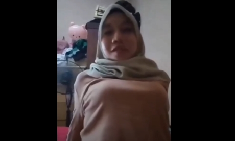 Jilbab Cantik ViraL Tak Mengapa di Tusb0L dari Belakang Celana Top Trending