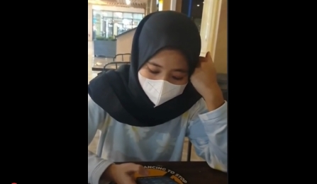 Yandex Viral Terkini Cwe Jilbab Di Kepoin di Cafe Moll Ibu Kota